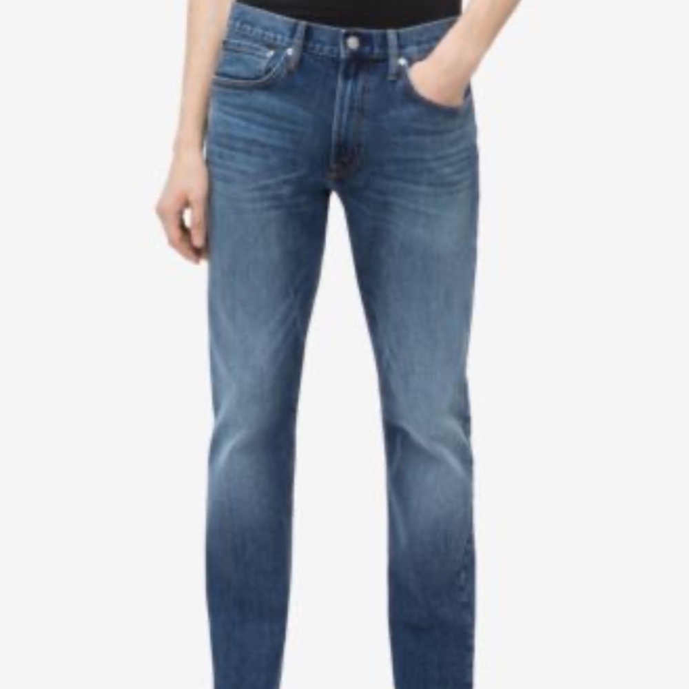Calvin Klein CKJ 056 athletic taper fit Distressed Jeans 38 x 32
